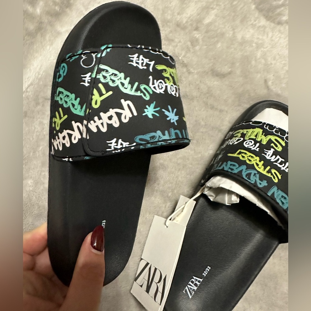 Zara kids flip flops nwt